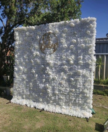 white-flower-wall-for-your-party-big-0