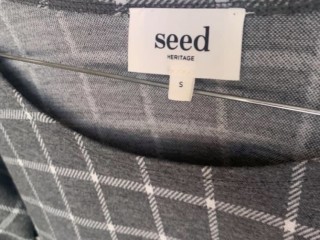 Worn once sz 10 SEED TOP