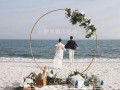 arbor-round-back-drop-frame-gold-and-white-small-1