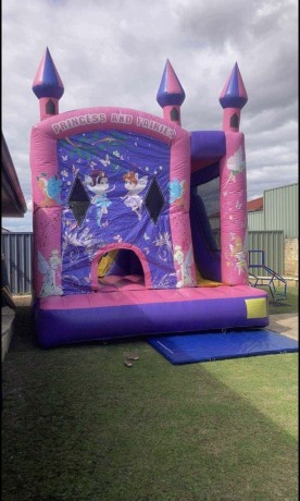 bouncy-castle-hire-big-3