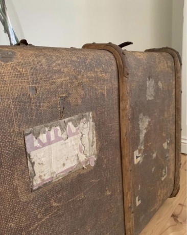 antique-luggage-suitcase-big-1