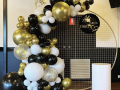 mesh-backdrop-balloon-garland-for-hire-small-0