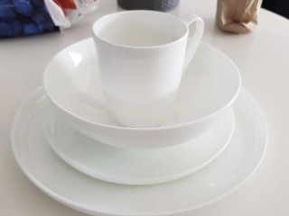 Dinnerware set