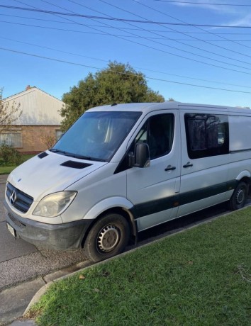 2010-mercedes-sprinter-campervan-big-1