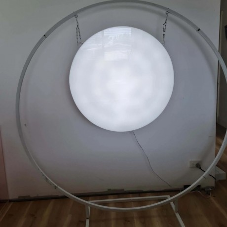 round-wall-with-light-up-disc-big-2