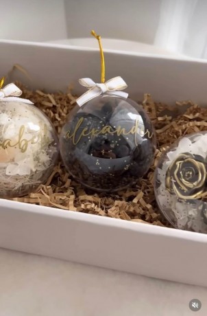 personalised-dry-floral-christmas-baubles-big-0