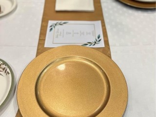 Gold Charger plates (Hire)