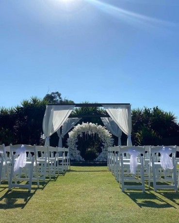 white-floral-arbour-weddings-floral-arch-event-backdrop-big-1