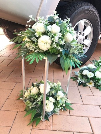 white-flower-mix-greenery-wedding-table-centrepiece-table-centrepiece-event-decorations-big-0