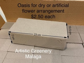 Oasis block for dry and artificial flower arrangement