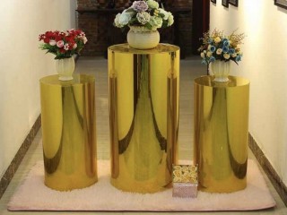 Hire -Gold plinths for hire