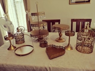 Elegant vintage style cake and lolly stand